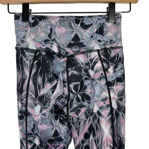 Sweaty Betty | XXS Reversible Mesh Panel Yoga Leggings - Picture 4 of 8